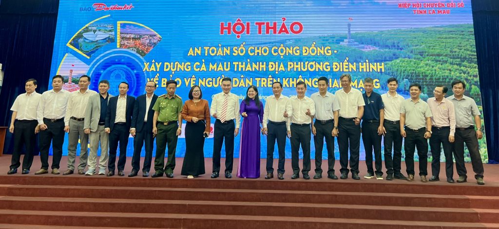 Xây dựng Cà Mau thành địa phương điển hình về bảo vệ người dân trên không gian mạng