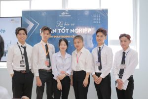 Sinh viên FPT Poytechnic thực tại Tin Học Như Ý “xây dựng website thương mại điện tử sách và dụng cụ học tập”